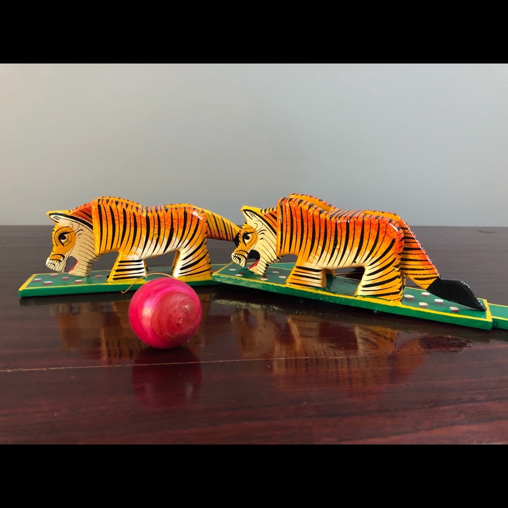 Vintage South Asian Roaring Tiger Toy - Picture 3 of 13